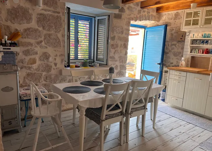 Tomitorija * Kaprije